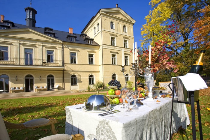 Chateau Mcely (Замок Мцелы) Chateau Mcely (Замок Мцелы)