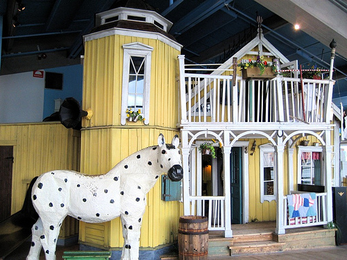 Юнибакен (Junibacken) Юнибакен (Junibacken)